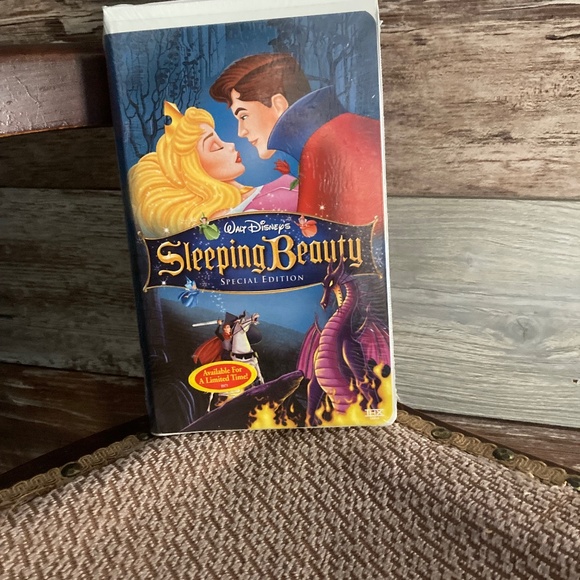 Sleeping beauty vhs - Picture 1 of 2